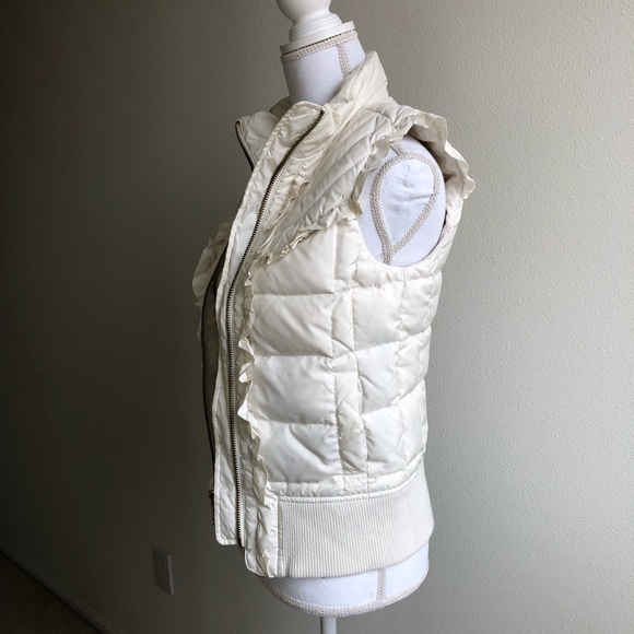 ⛔️SOLD⛔️Juicy Couture ruffle puffer vest - Picture 3 of 7